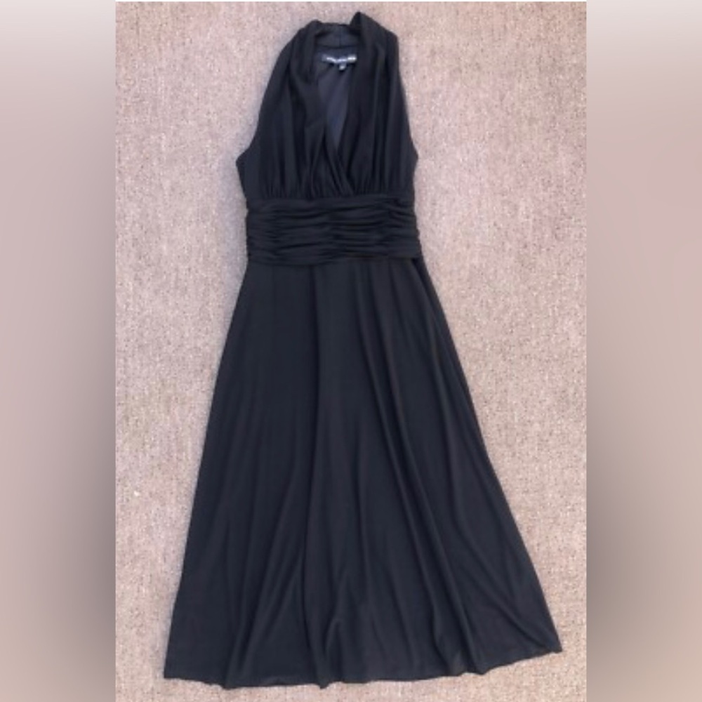 Elegant Black Evening Dress - Picture 4 of 4
